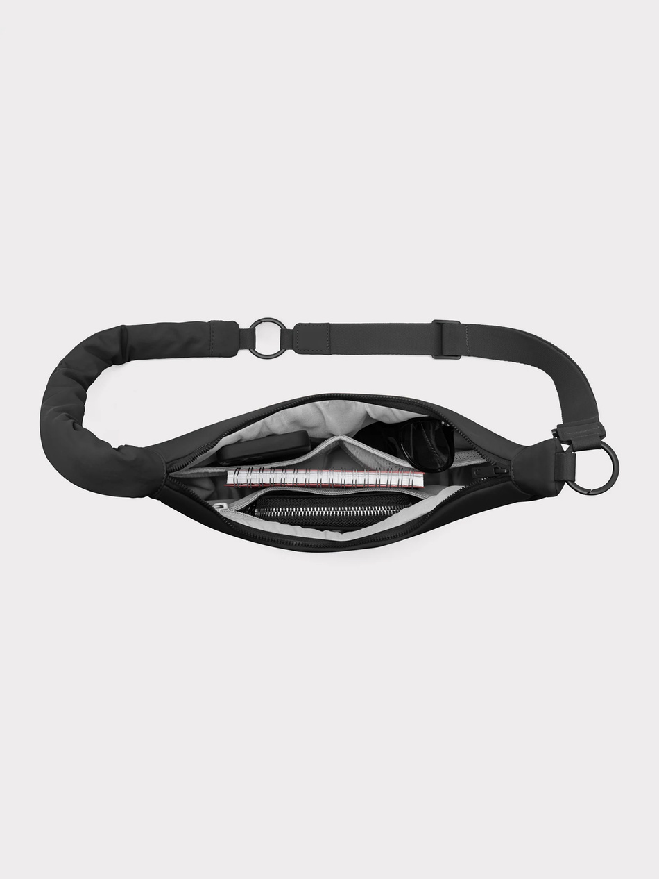 Torba na ramię JOHNNY URBAN Half Moon Bag Lou Medium Black