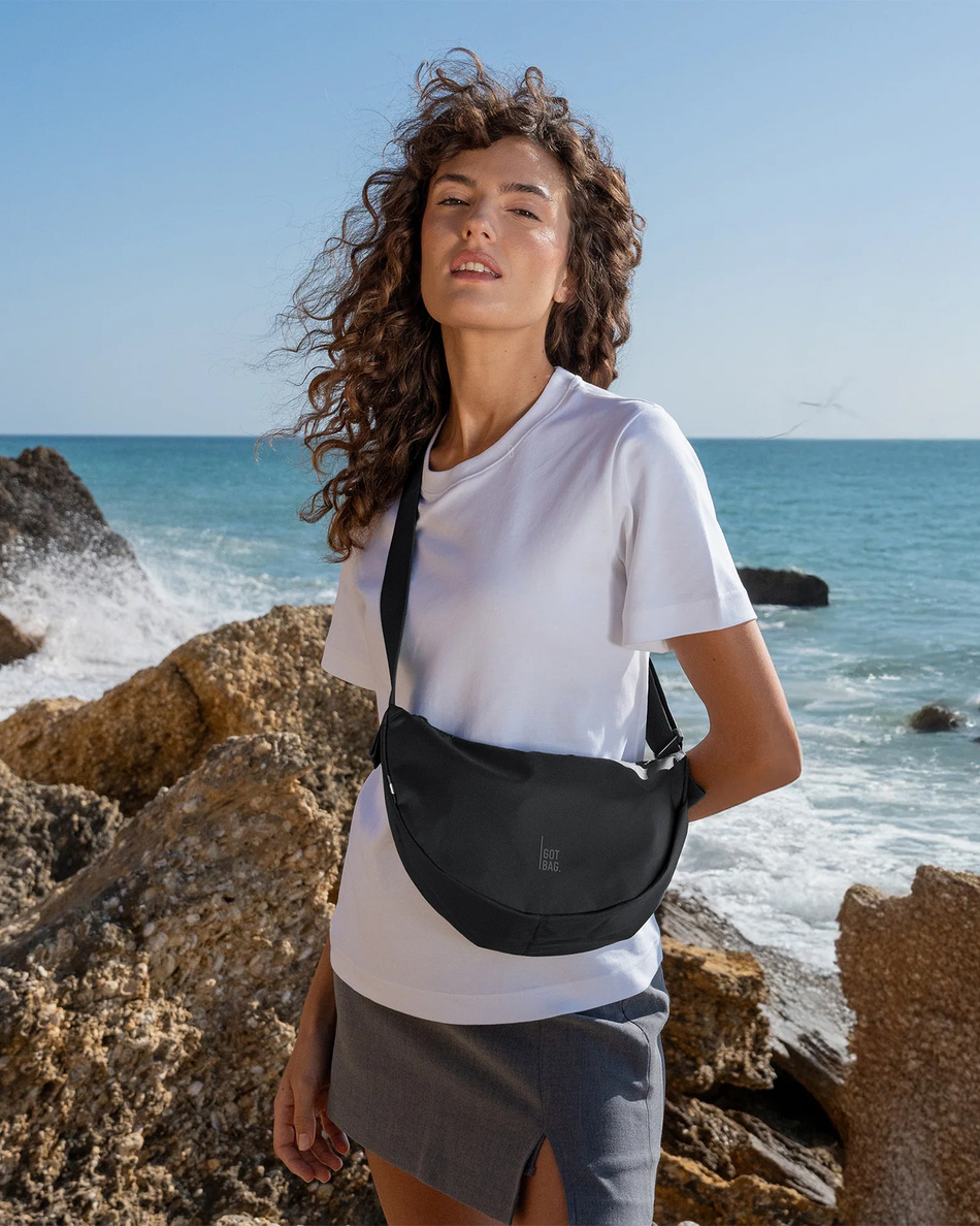 Torebka na ramię GOT BAG Moon Bag Small Monochrome Black