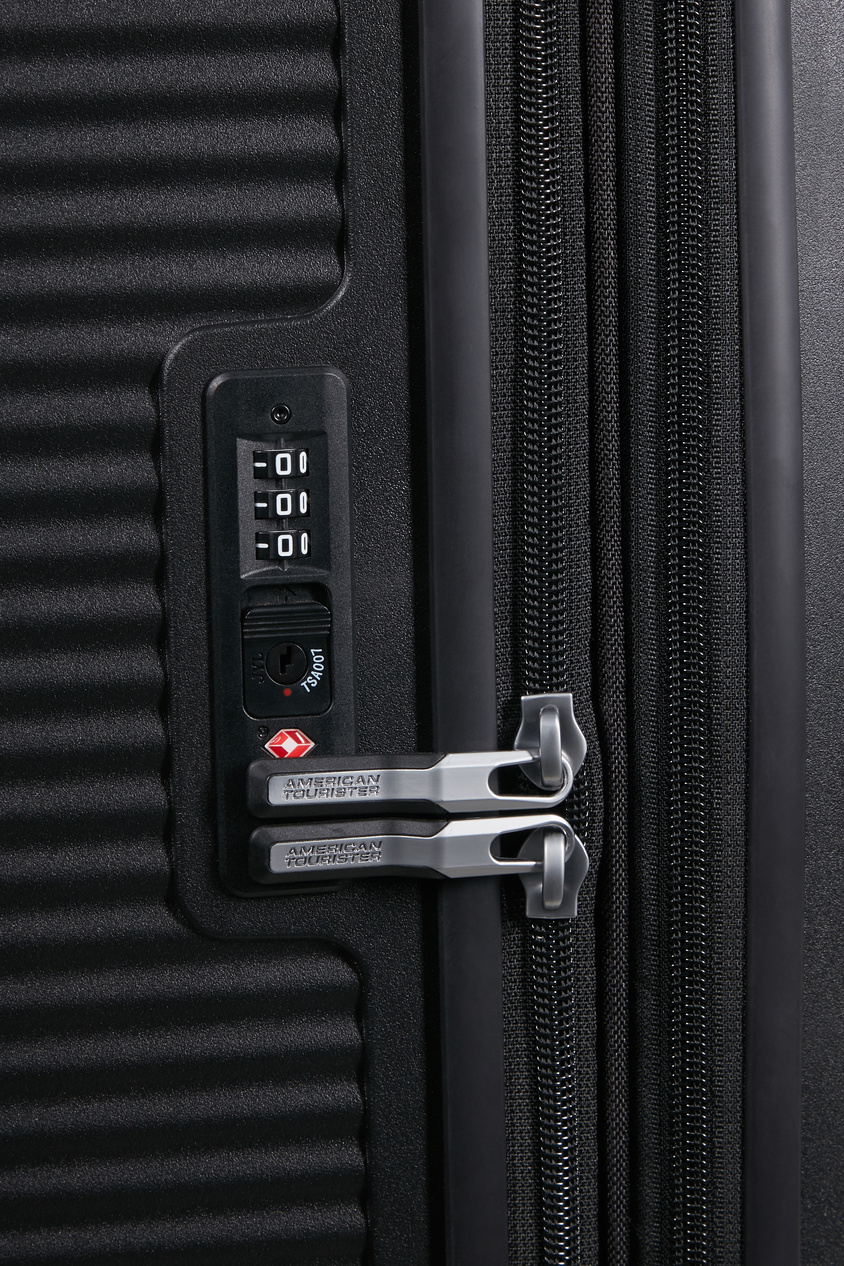 Walizka American Tourister Soundbox 80cm powiększana Bass Black